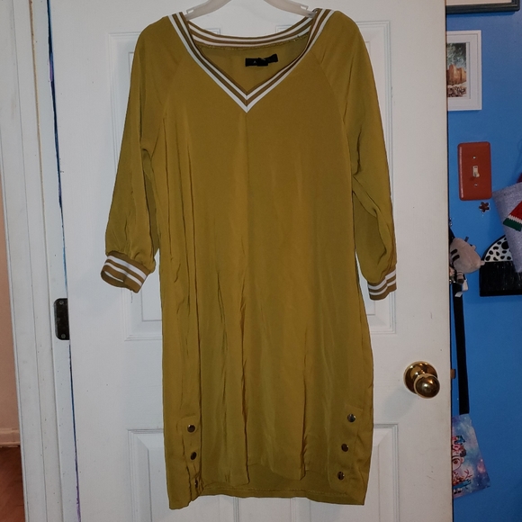 Amisu Dresses & Skirts - Amisu Striped Trim Quarter Sleeve T-Shirt Dress